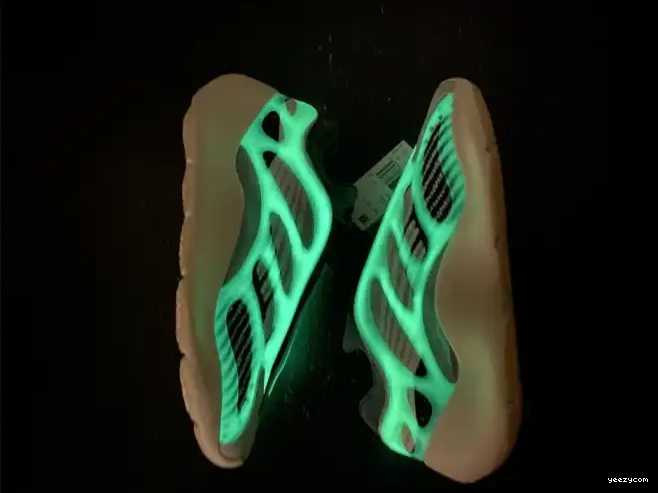 V3 700 Yeezy Fade Salt Adidas ID1674 0705